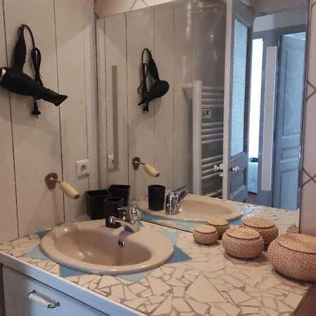 T3 - Metro Chartreux 10alt Apartment *